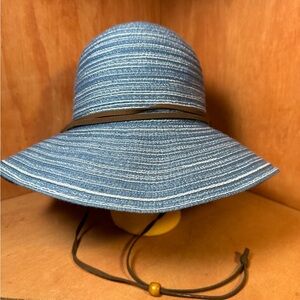 Eddie Bauer Shade Hat~ Shades of Blue chin strap wide brim light weight